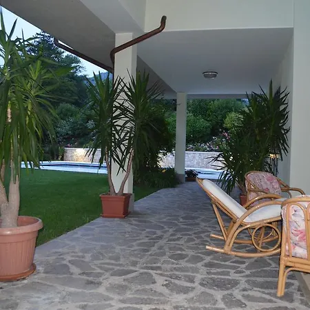 La Casa Crone